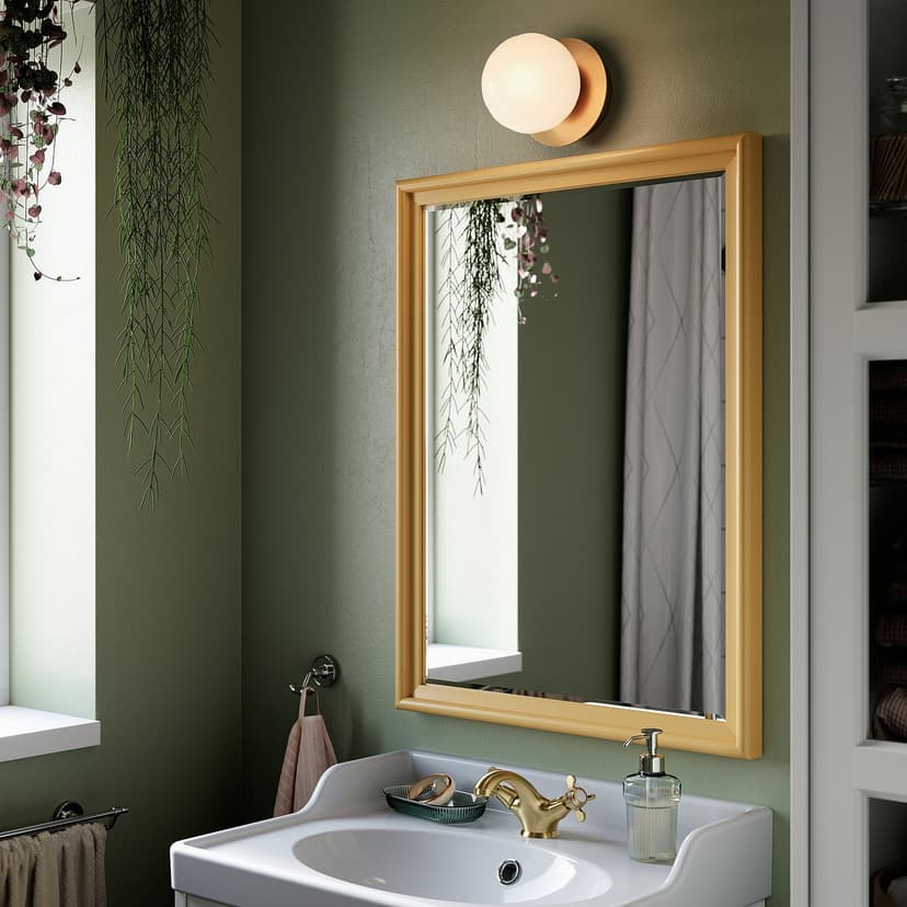 AKTERSPRING — Lampa ścienna, stała instalacja, opalowa biel szkło/mosiądzowane,