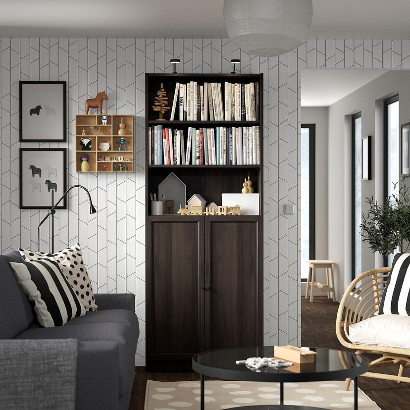 BILLY / OXBERG — Regał z drzwiami, ciemnobrązowy imit. dębu,