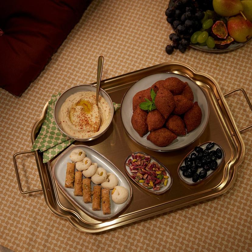 GOKVÄLLÅ — Taca do serwowania, złoty kolor,