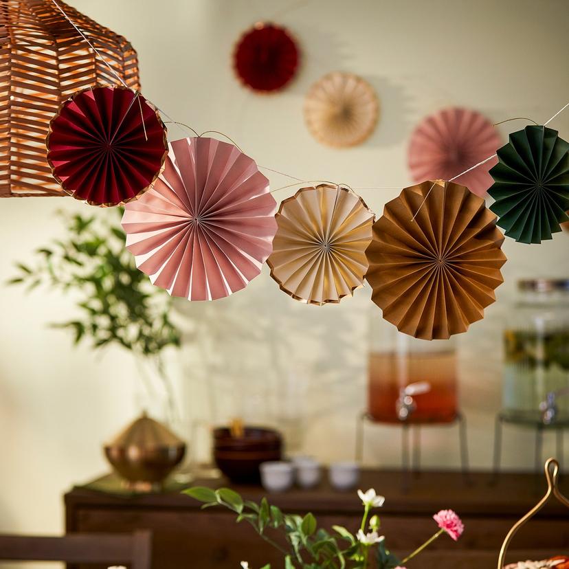 GOKVÄLLÅ — Wisząca dekoracja, kpl 5 szt, zaokrąglony/wielobarwny,