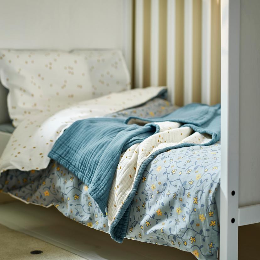 GULDVÄVARE — одеяло детское, синий/белый точечный, 80x100 см