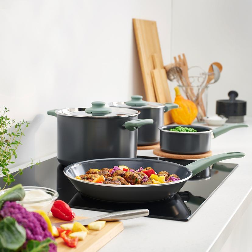 HEMLAGAD — Komplet naczyń, 4 szt., powłoka zapobiegająca przywieraniu jasny szarozielony/szary,