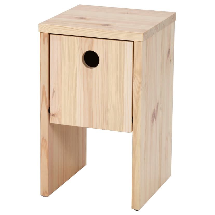 IKEA PS 2026 — Stolik nocny, sosna z drzwiami uchylnymi,