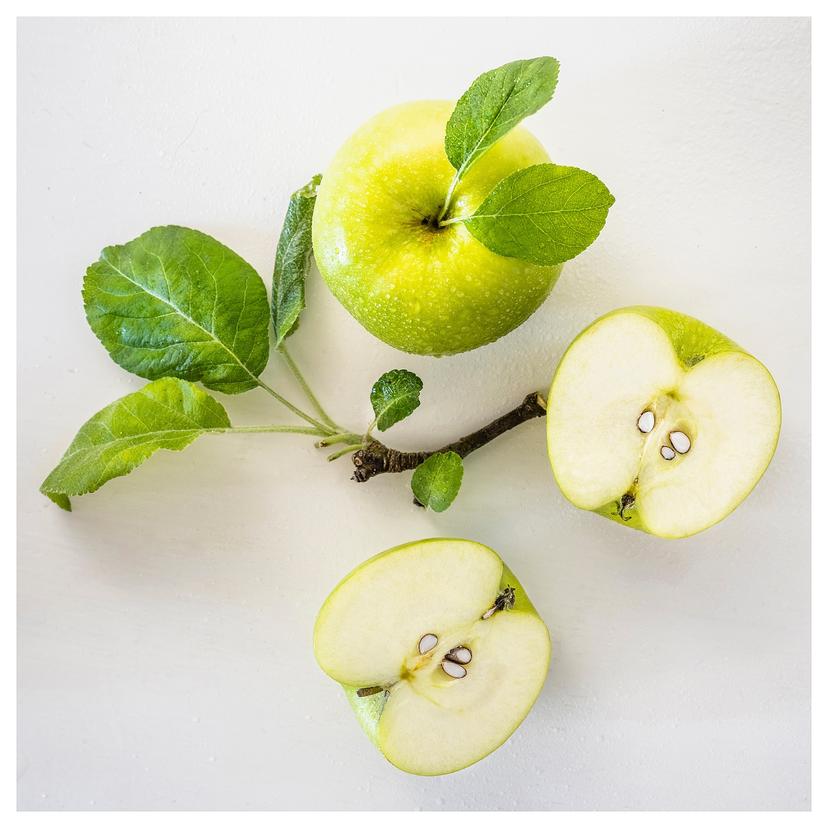 LÖVSKOGSLUND — Ароматическая свеча, яблочно-светло-зеленый цвет.