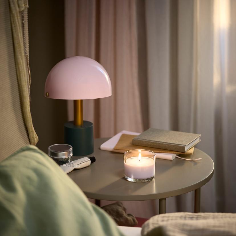 LOTSFÅGEL — Świeca zapachowa w szkle, różowe kwiaty bladoróżowy,