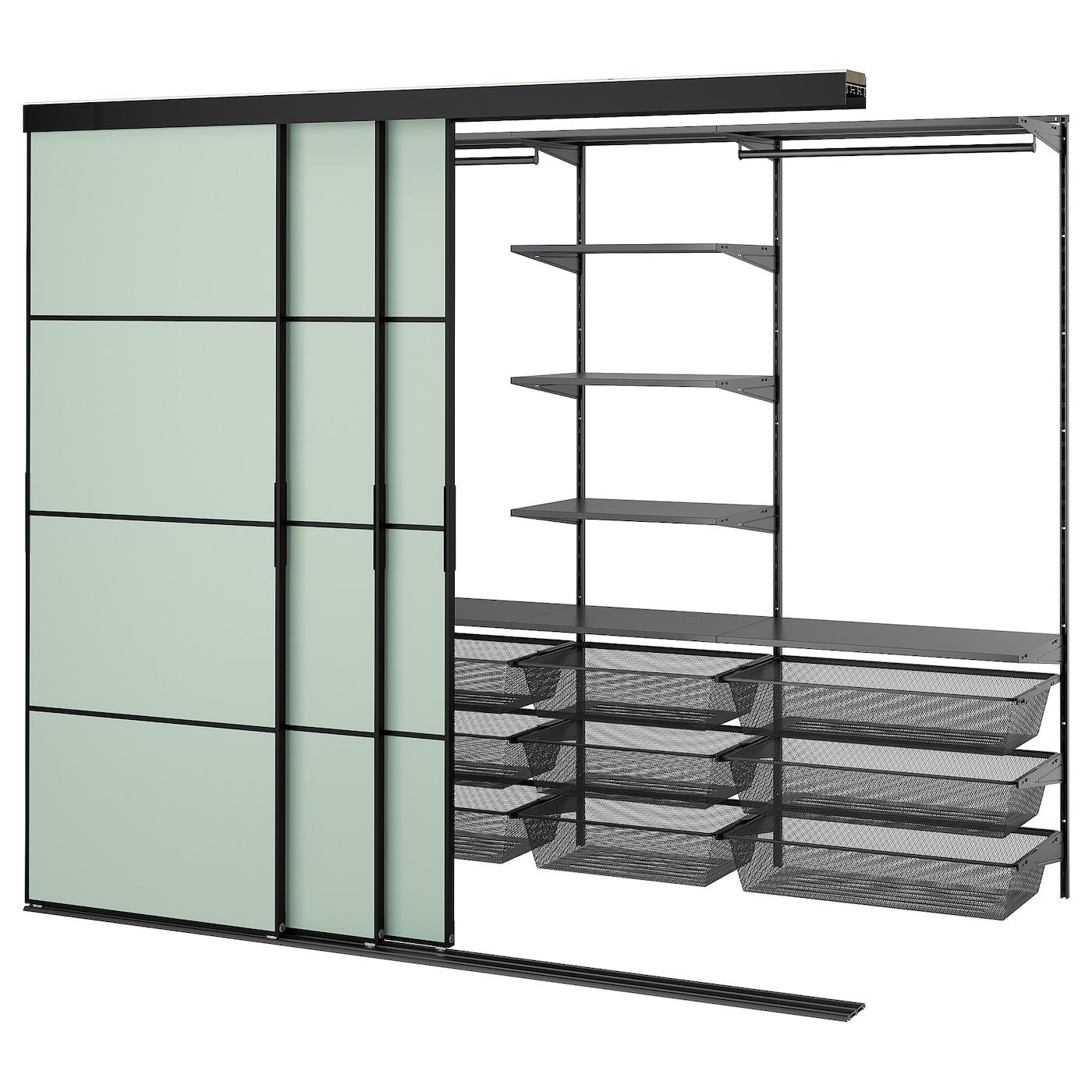 гардеробная с раздвижными дверями