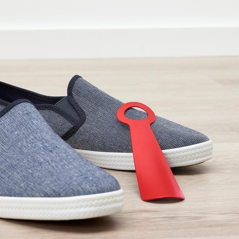 SNÖSKYFFEL — рожок для обуви, ярко-красный, 18 см