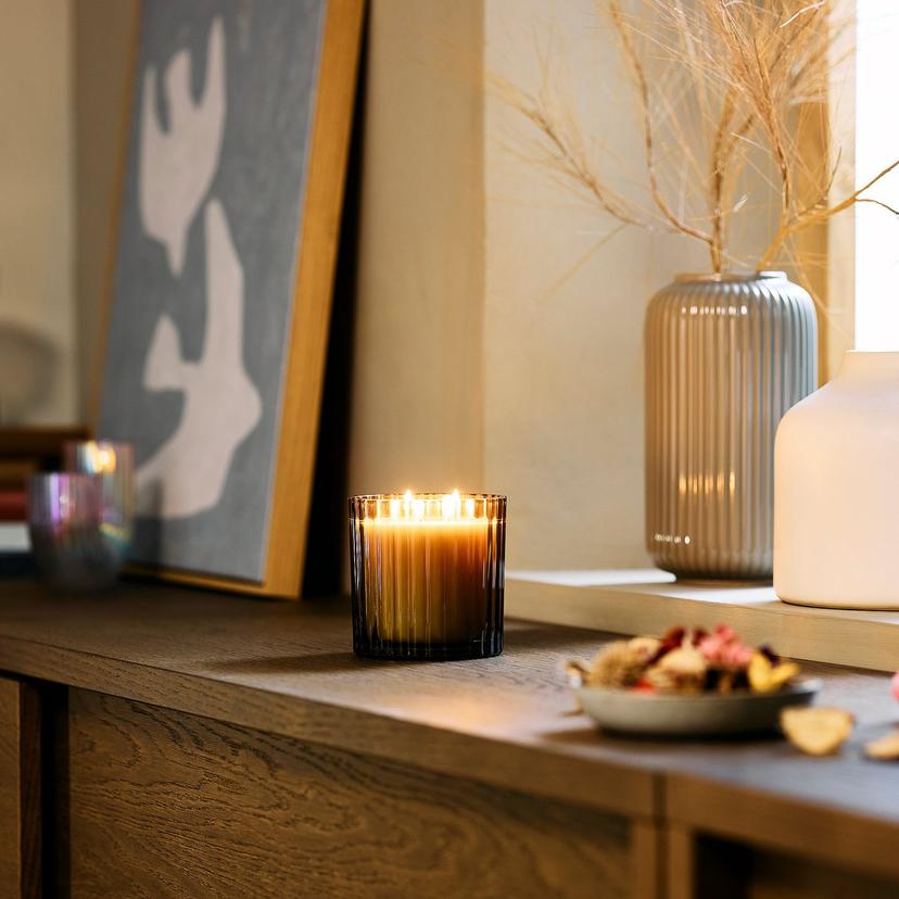 TOFSTÄRNA — Świeca zapachowa w szkle, 2 knoty, Liść figowy brązowy,