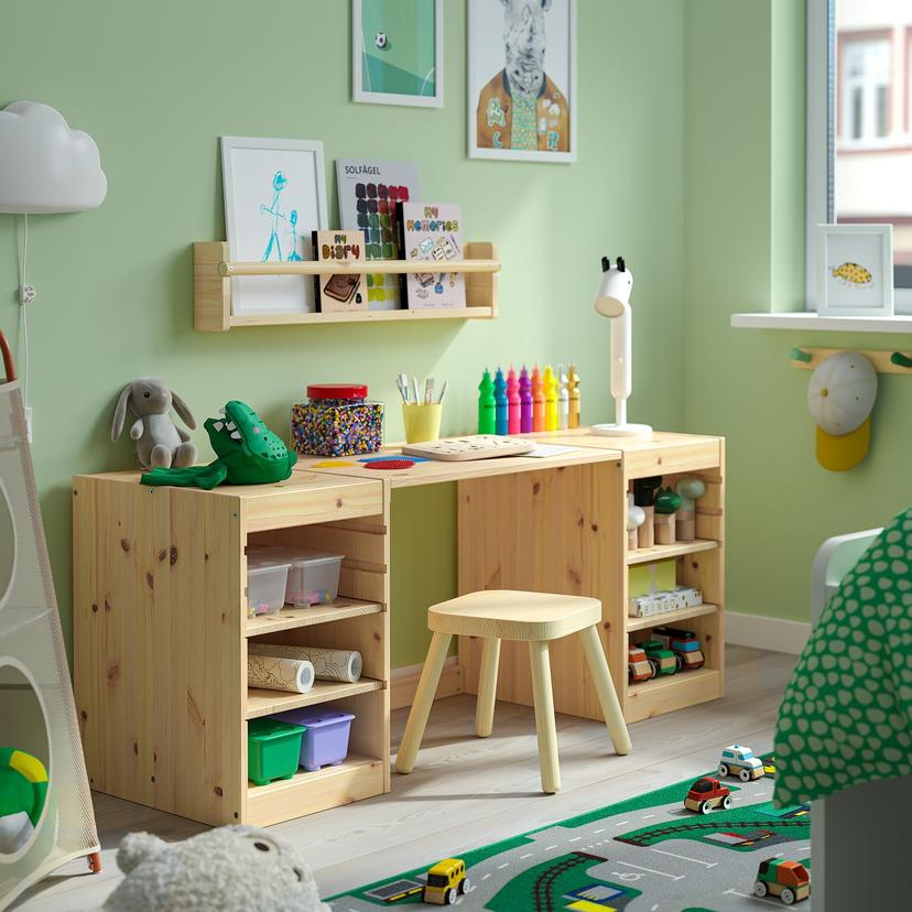 TROFAST — Biurko z półkami, jasna sosna bejcowana na biało,