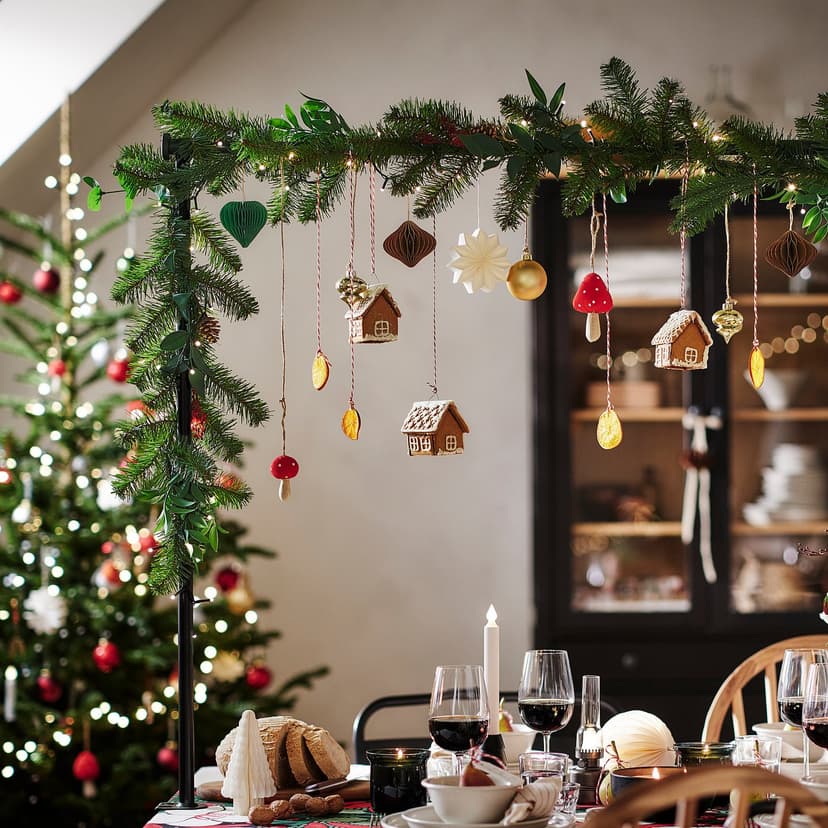 VINTERFINT — Sztuczna girlanda, do wewnątrz/na zewnątrz szyszka sosnowa/zielony,